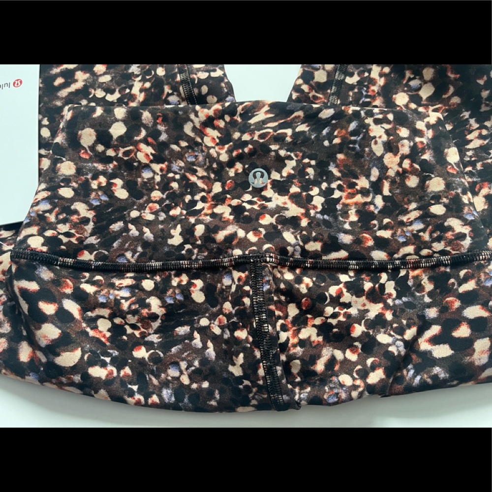 ⭐️Host Pick⭐️ BNWT Lululemon Wunder Train High-Rise Crop 21 - Picture 2 of 2